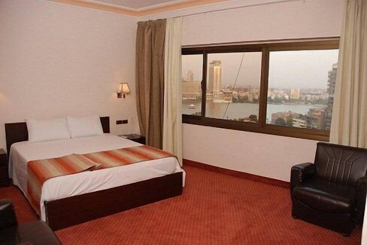 4 bedrooms, Egyptian cotton sheets, free minibar, in-room safe