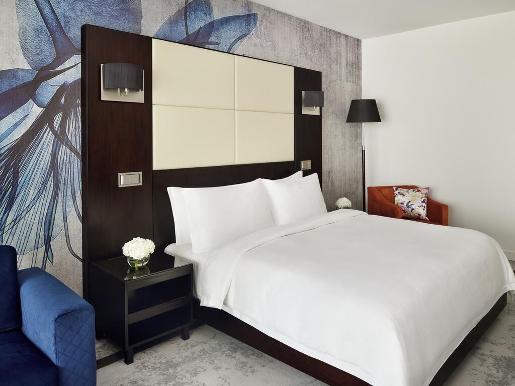 Egyptian cotton sheets, premium bedding, down duvets, minibar