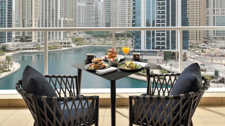 Mövenpick Hotel Jumeirah Lakes Towers
