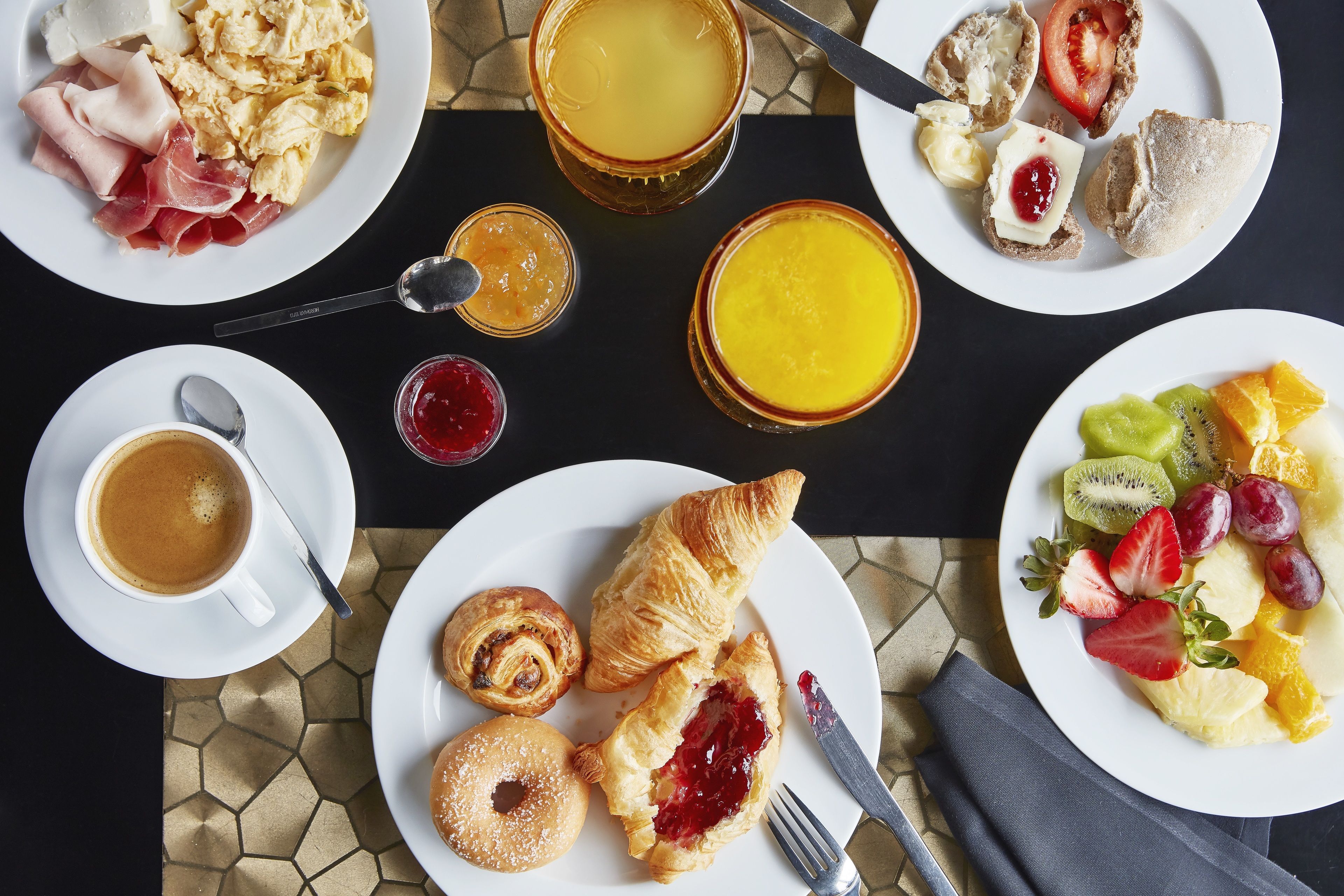 Desayuno bufé gratuito y diario