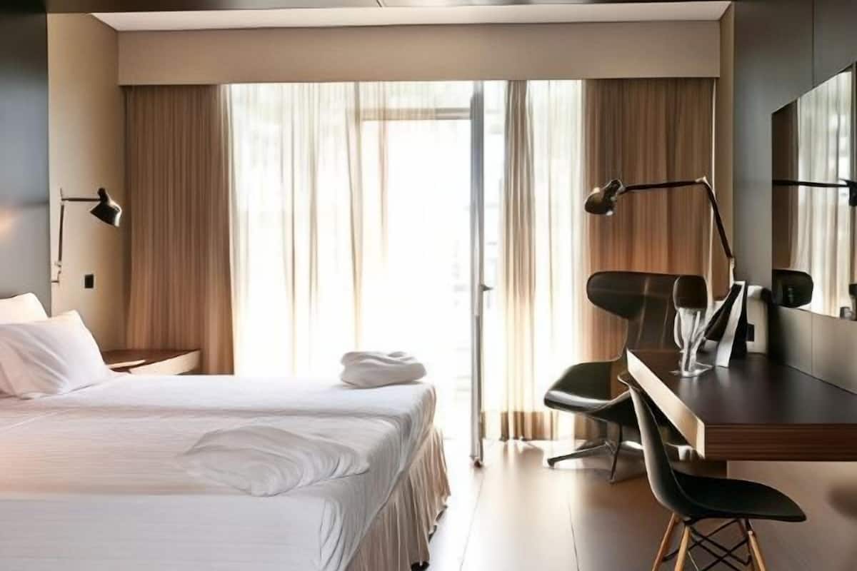 Minibar, in-room safe, desk, soundproofing