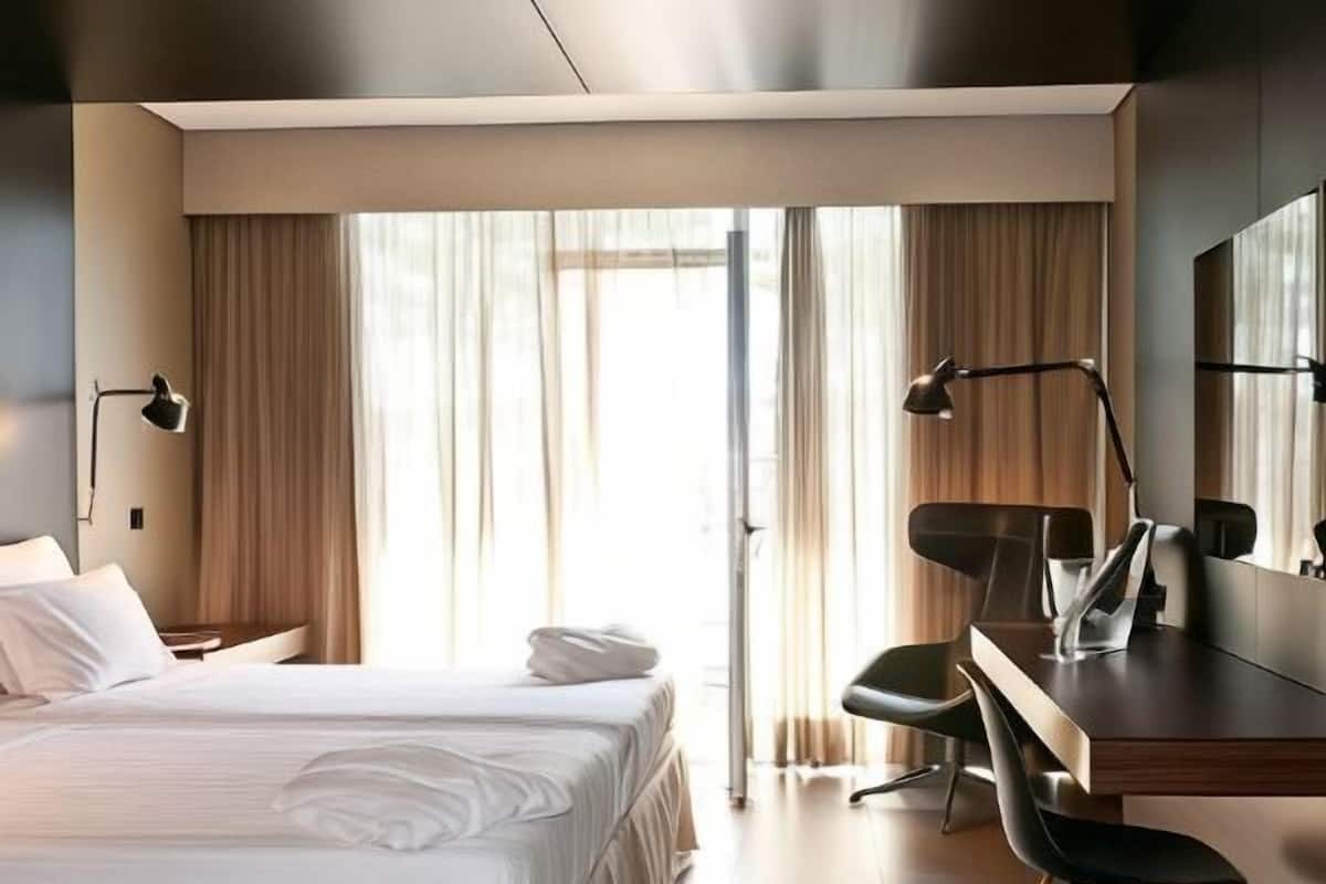 Minibar, in-room safe, desk, soundproofing
