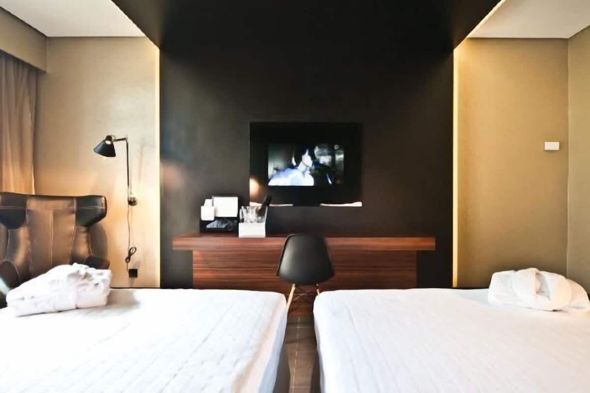 Minibar, in-room safe, desk, soundproofing