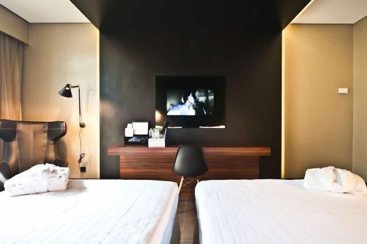 Minibar, in-room safe, desk, soundproofing