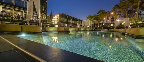 شرفة على السطح