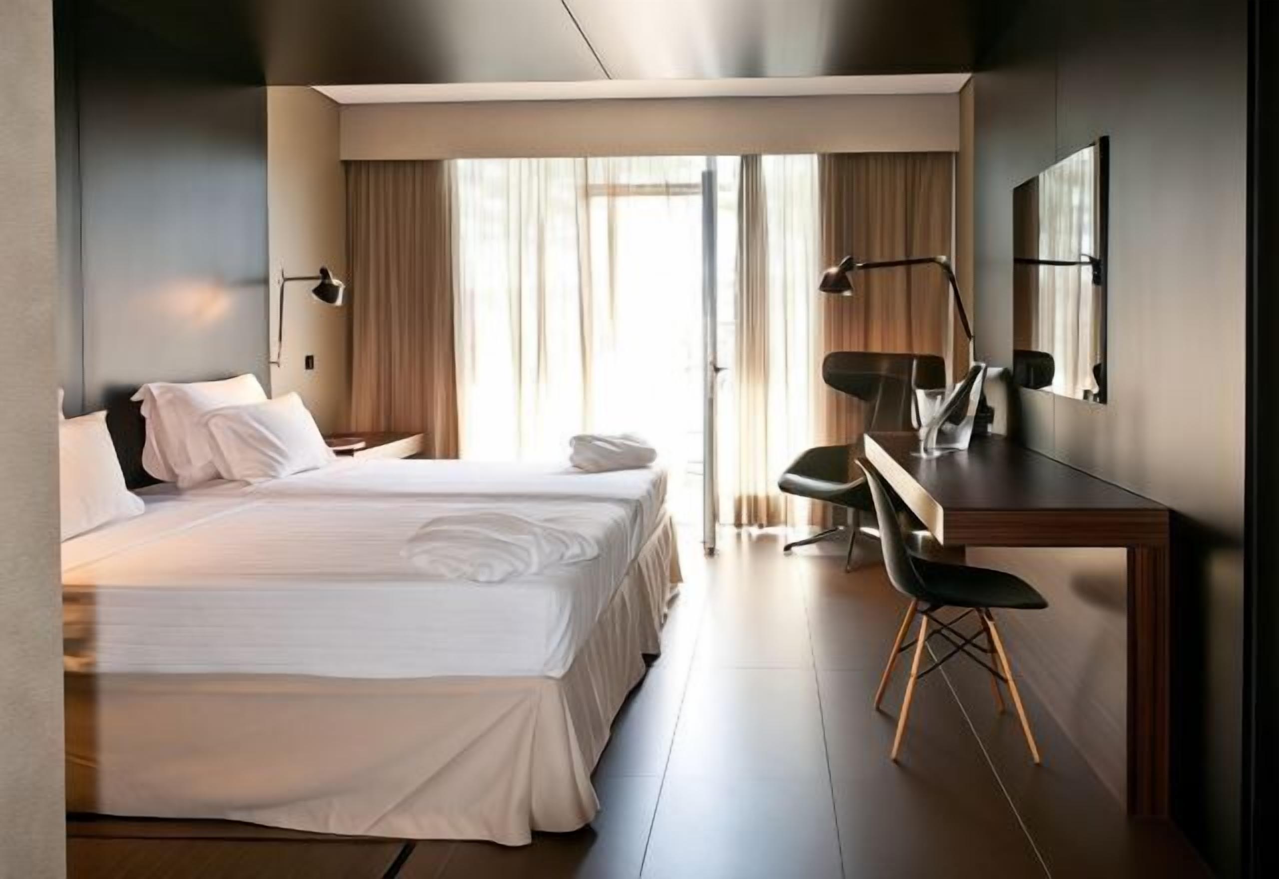 Minibar, in-room safe, desk, soundproofing