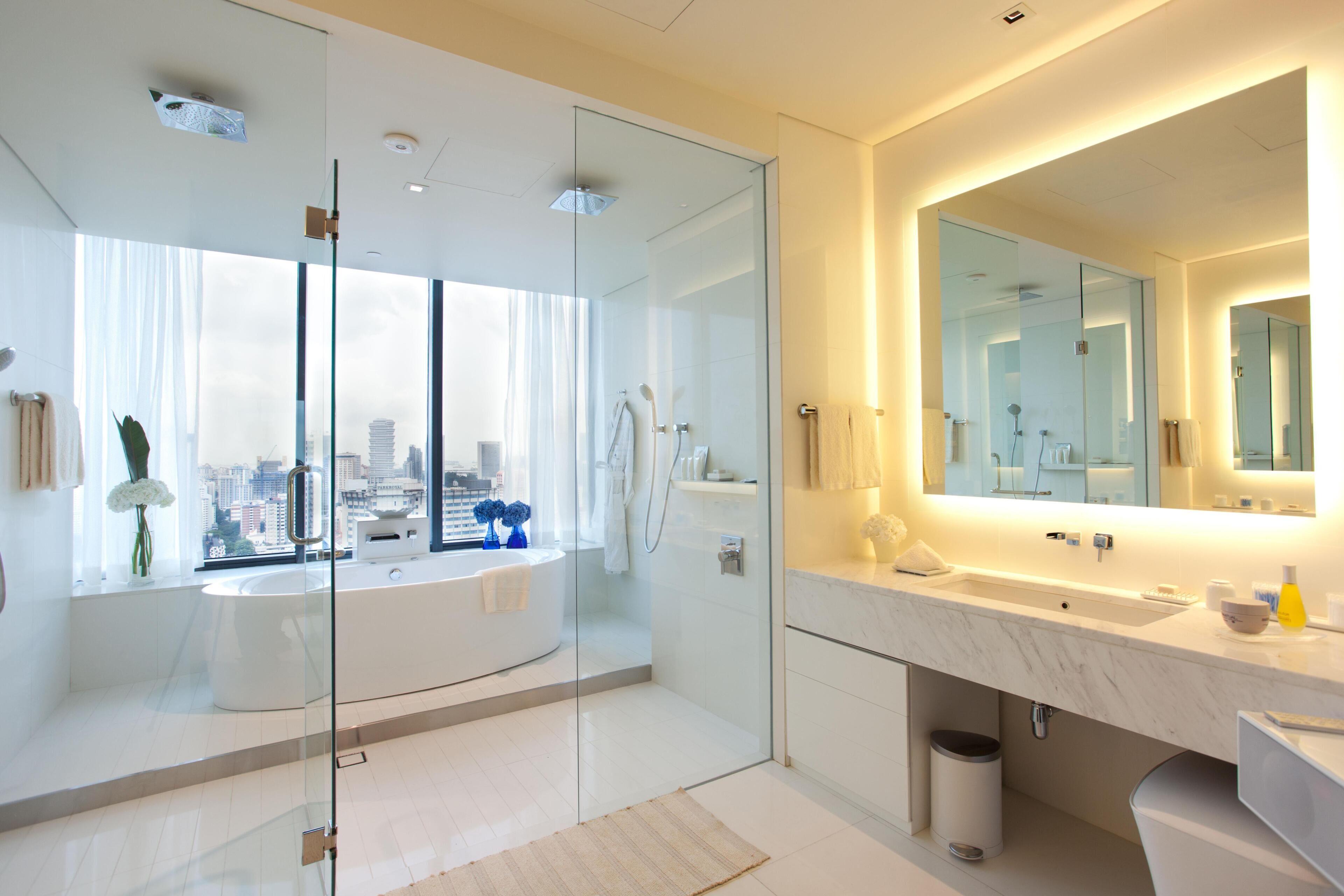 Shower, rainfall showerhead, free toiletries, hair dryer