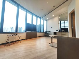 Premium bedding, in-room safe, desk, laptop workspace