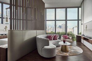 Premium bedding, in-room safe, desk, laptop workspace - One Farrer Hotel (Singapore)