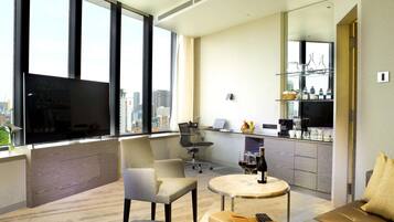 Mint Premier Suite, Skyline Lounge Access
