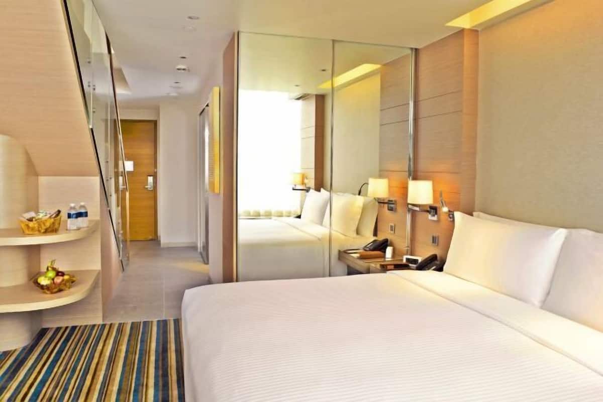 1 slaapkamer, luxe beddengoed, een kluis op de kamer, een bureau