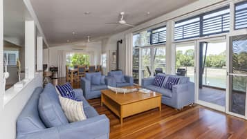 Villa, 4 Schlafzimmer (Broadwater) | Ausblick vom Zimmer