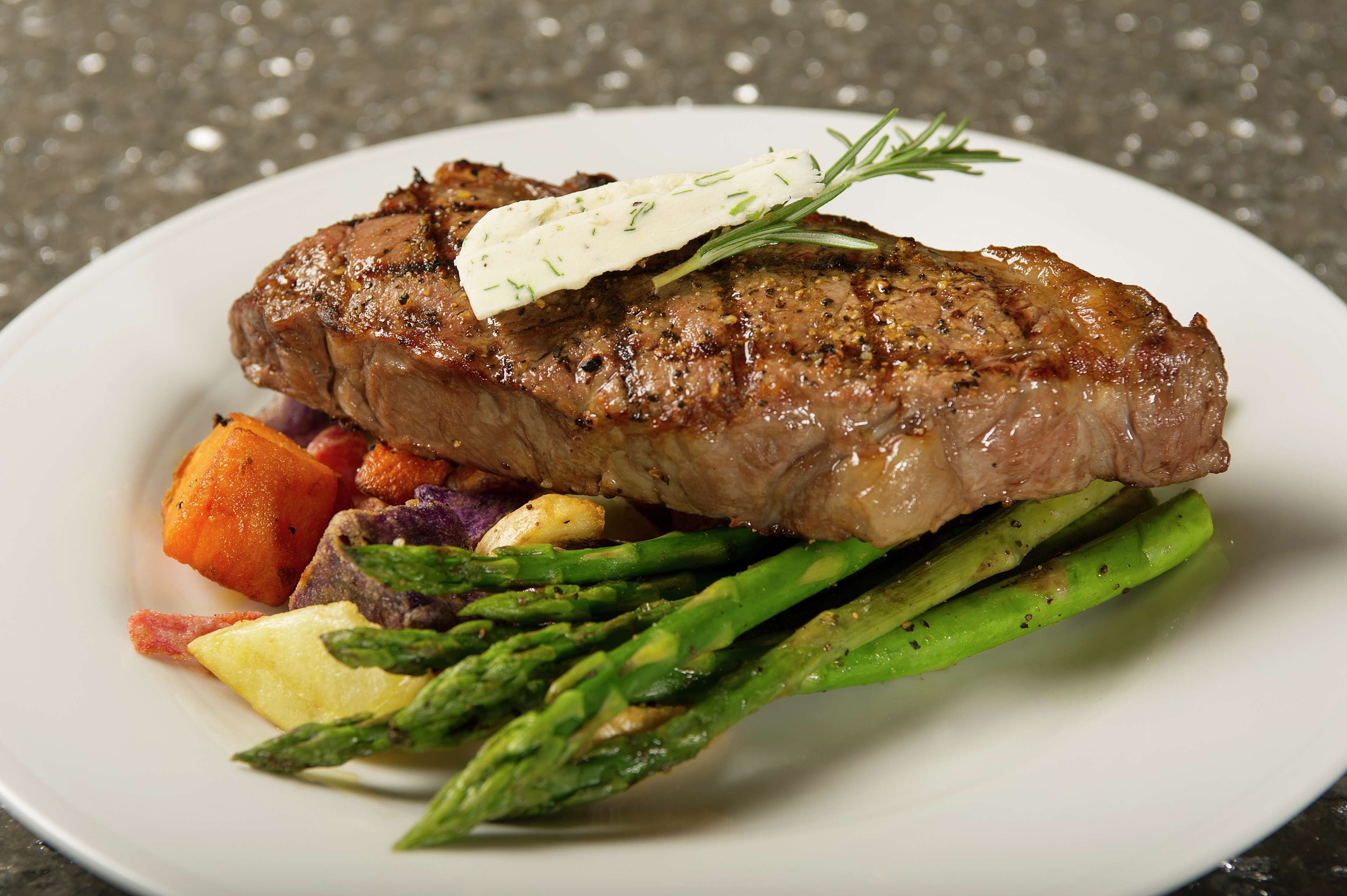 breakfast and dinner served, american cuisine