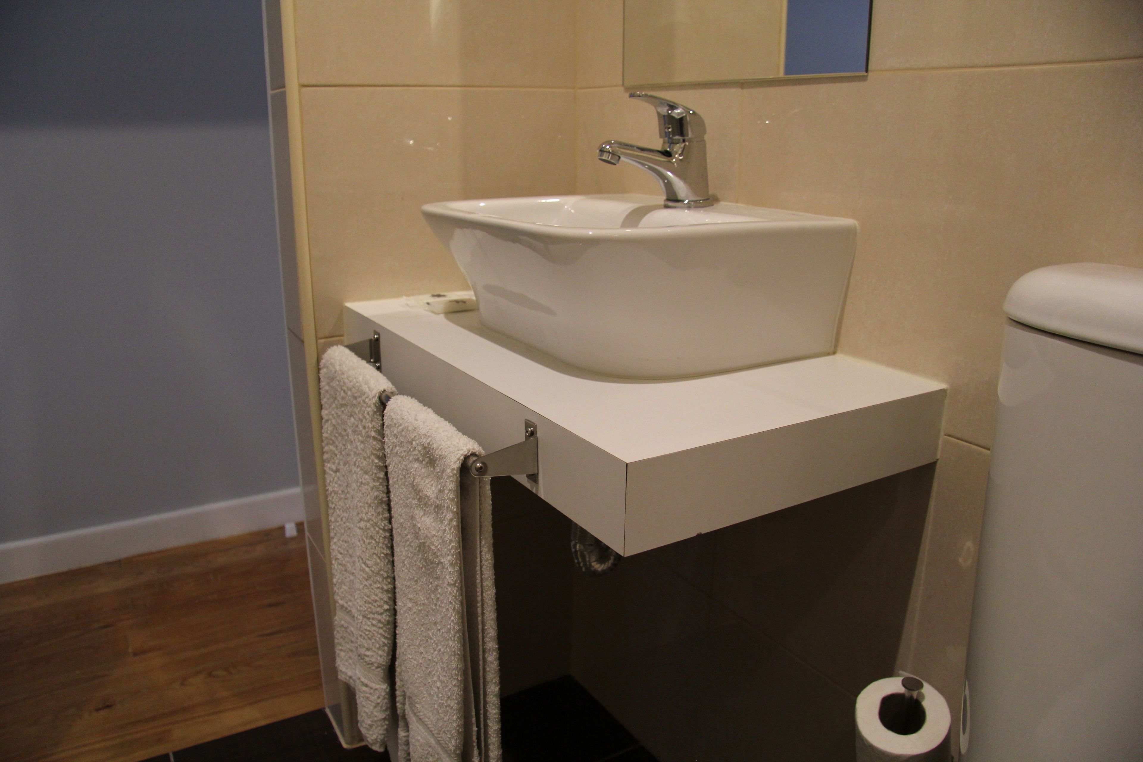 double room | bathroom sink