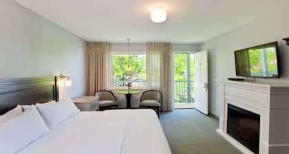 Seaglass Inn & Spa