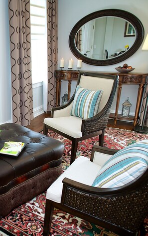Studio Suite, Kitchen | Living area