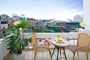 Suite | 1 bedroom, minibar, in-room safe, desk