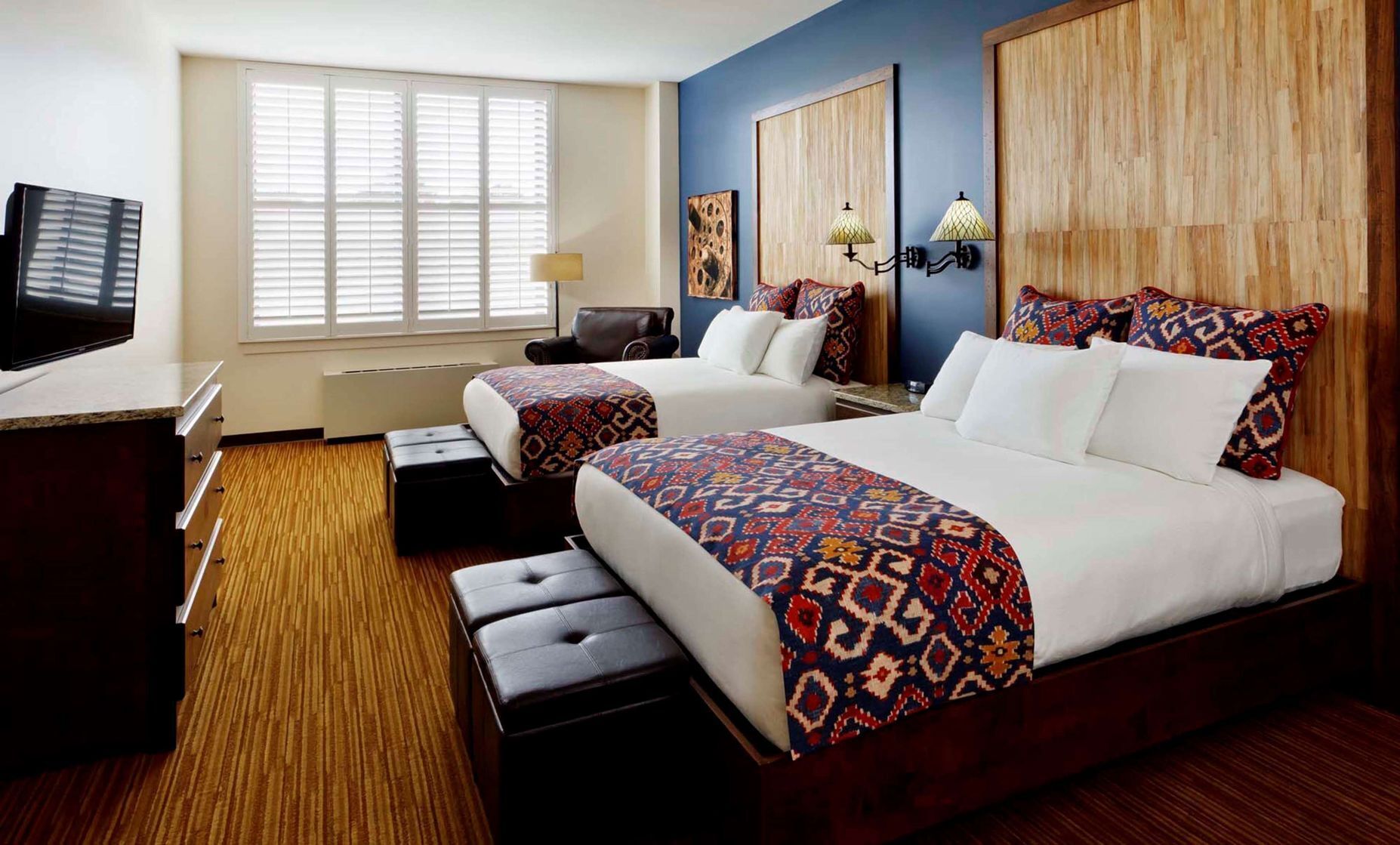 Premium bedding, in-room safe, iron/ironing board, free WiFi