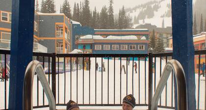 The Bulldog Hotel Silver Star