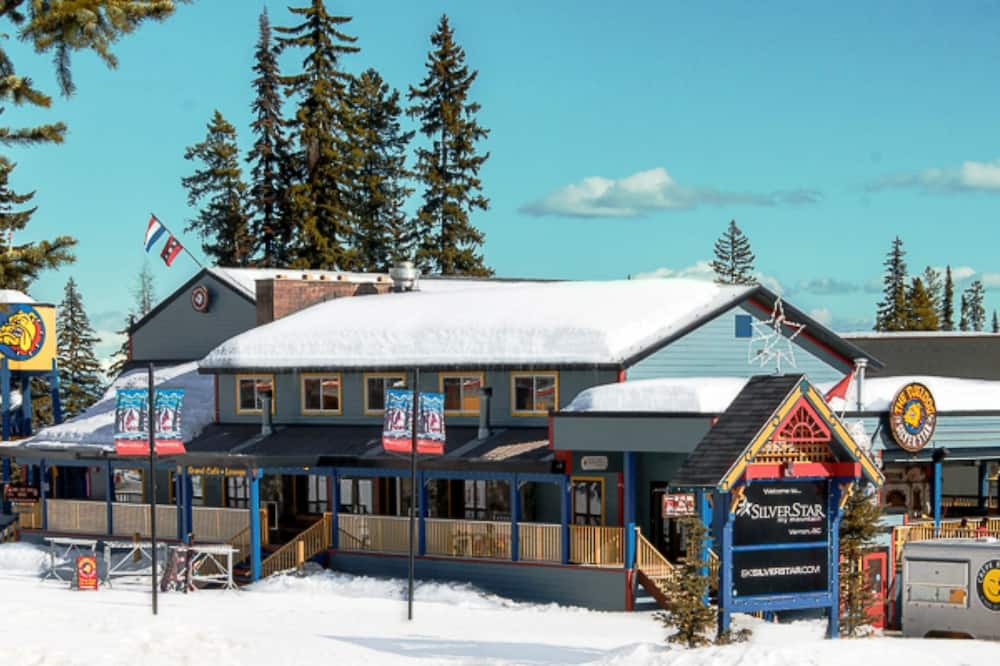The Bulldog Hotel Silver Star