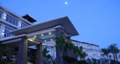 Lorin New Kuta Hotel