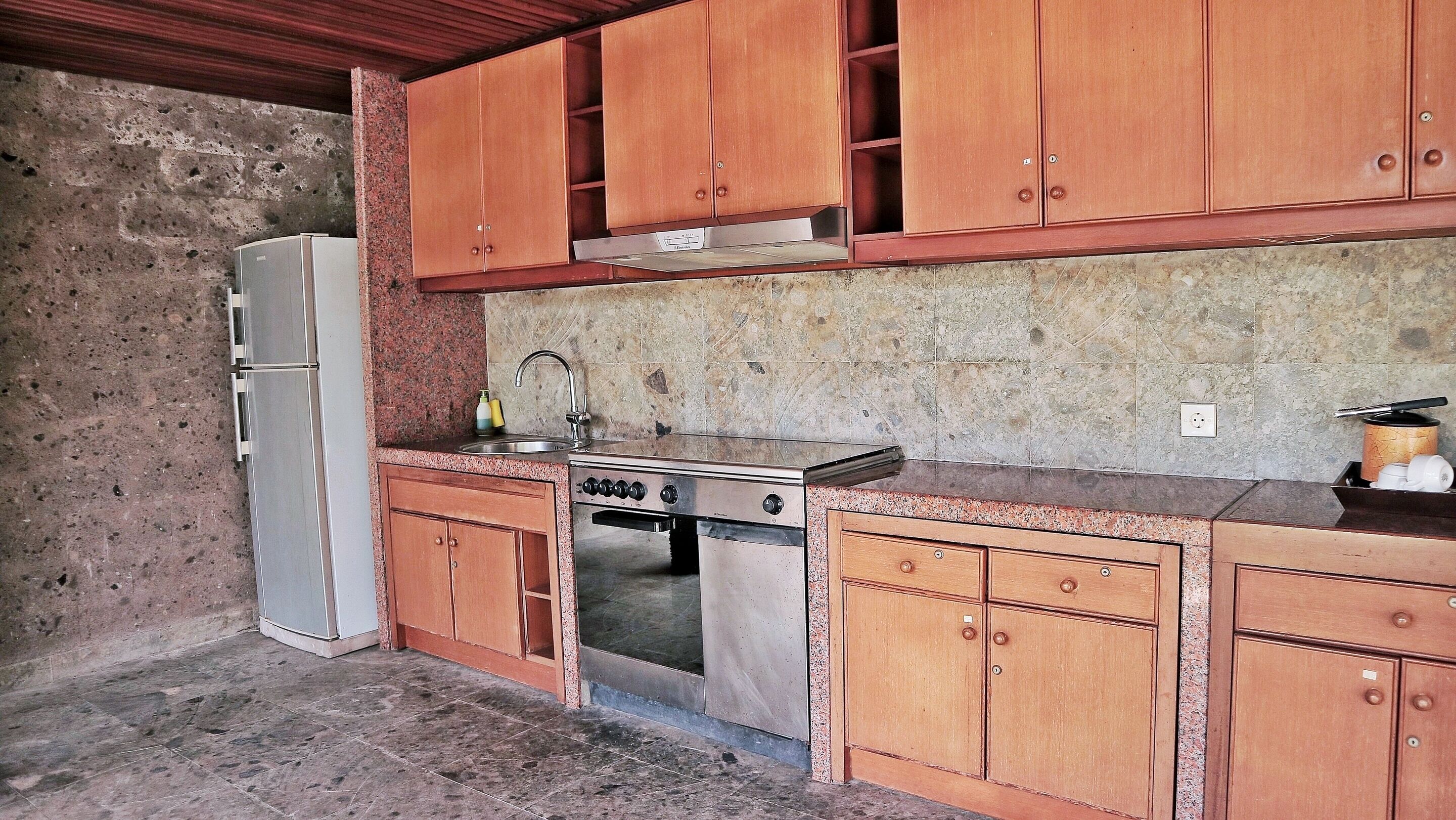 grand royal two bedroom pool villa | private kitchen | mini-fridge, electric kettle, paper towels