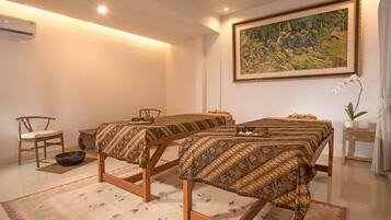 Ruang perawatan pasangan, perawatan tubuh, aromaterapi, dan body scrub
