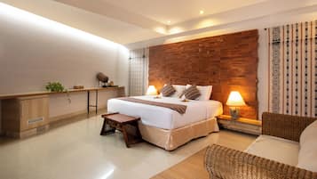 Suite (Terracota) | Minibar, in-room safe, desk, iron/ironing board