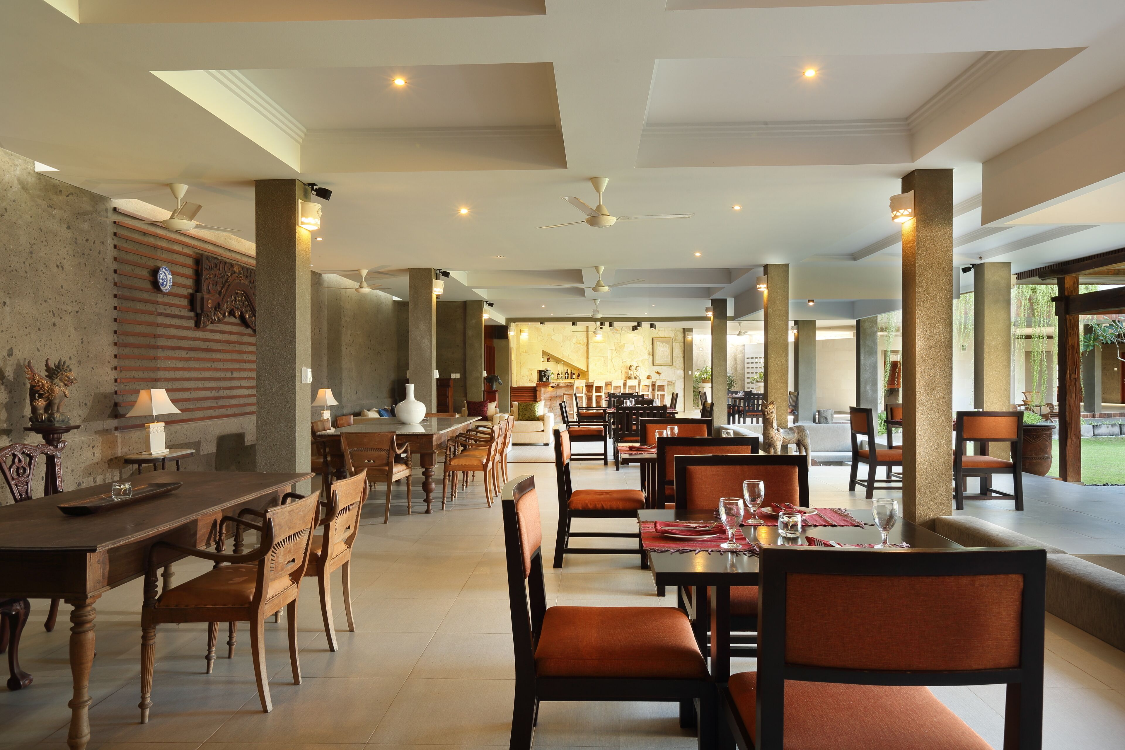 daily continental breakfast for a fee