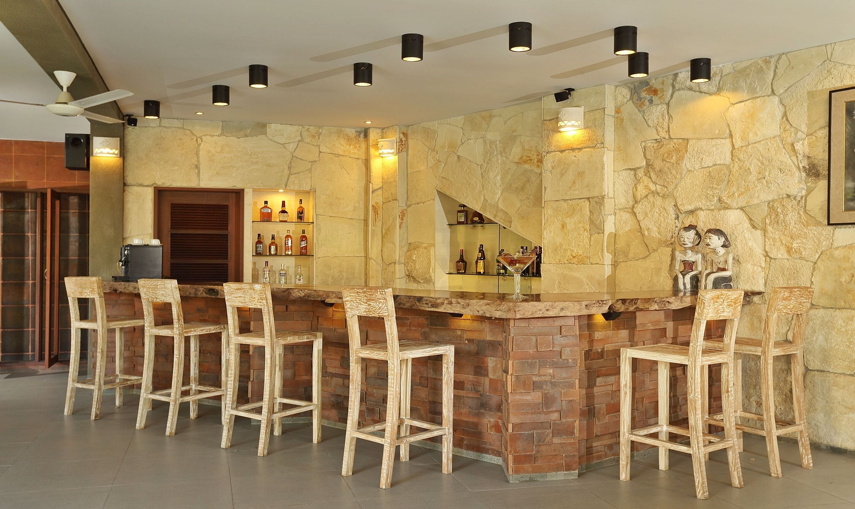 breakfast, lunch, dinner served; international cuisine, pool views