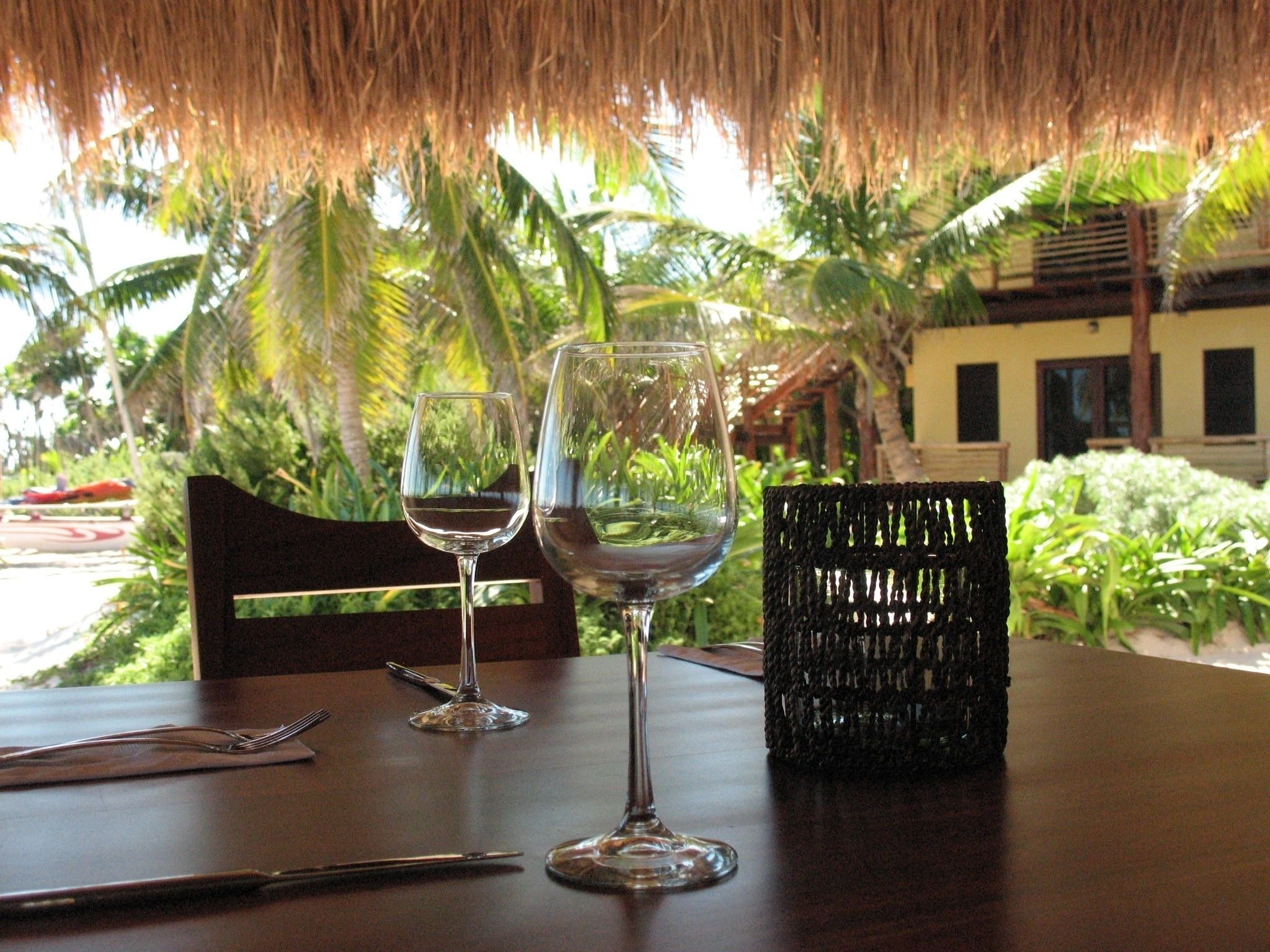 Aamiainen, lounas ja illallinen; näkymät rannalle 