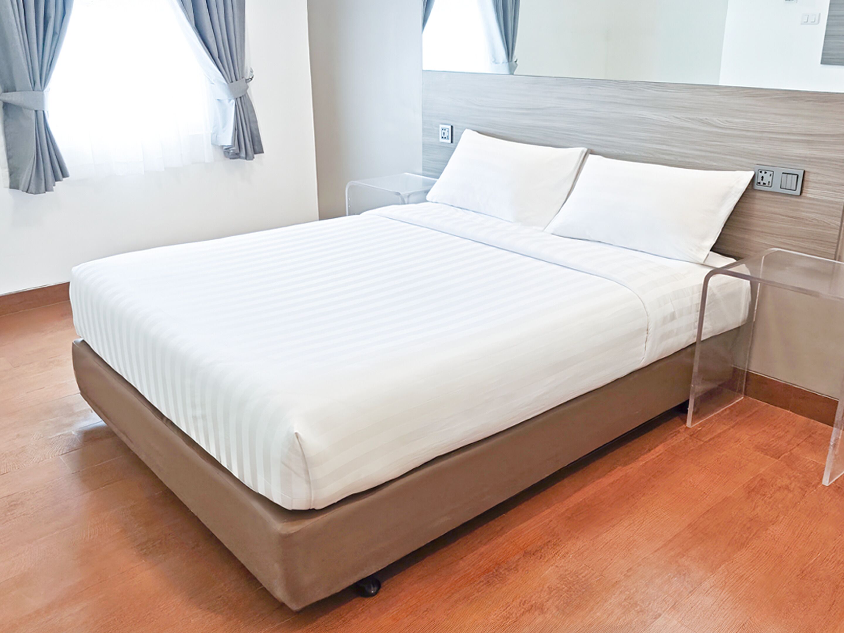 Habitación City doble | Ropa de cama de alta calidad, caja fuerte, escritorio