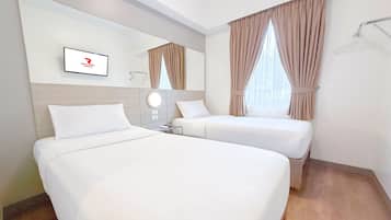 Premium bedding, in-room safe, desk, laptop workspace