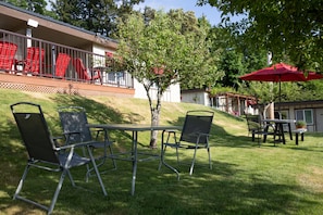 Outdoor dining - Cherry Tree Inn Victoria (Victoria)