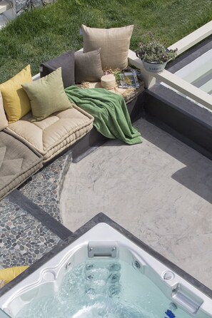 Villa Bianca with Outdoor Jacuzzi | Udendørsområde