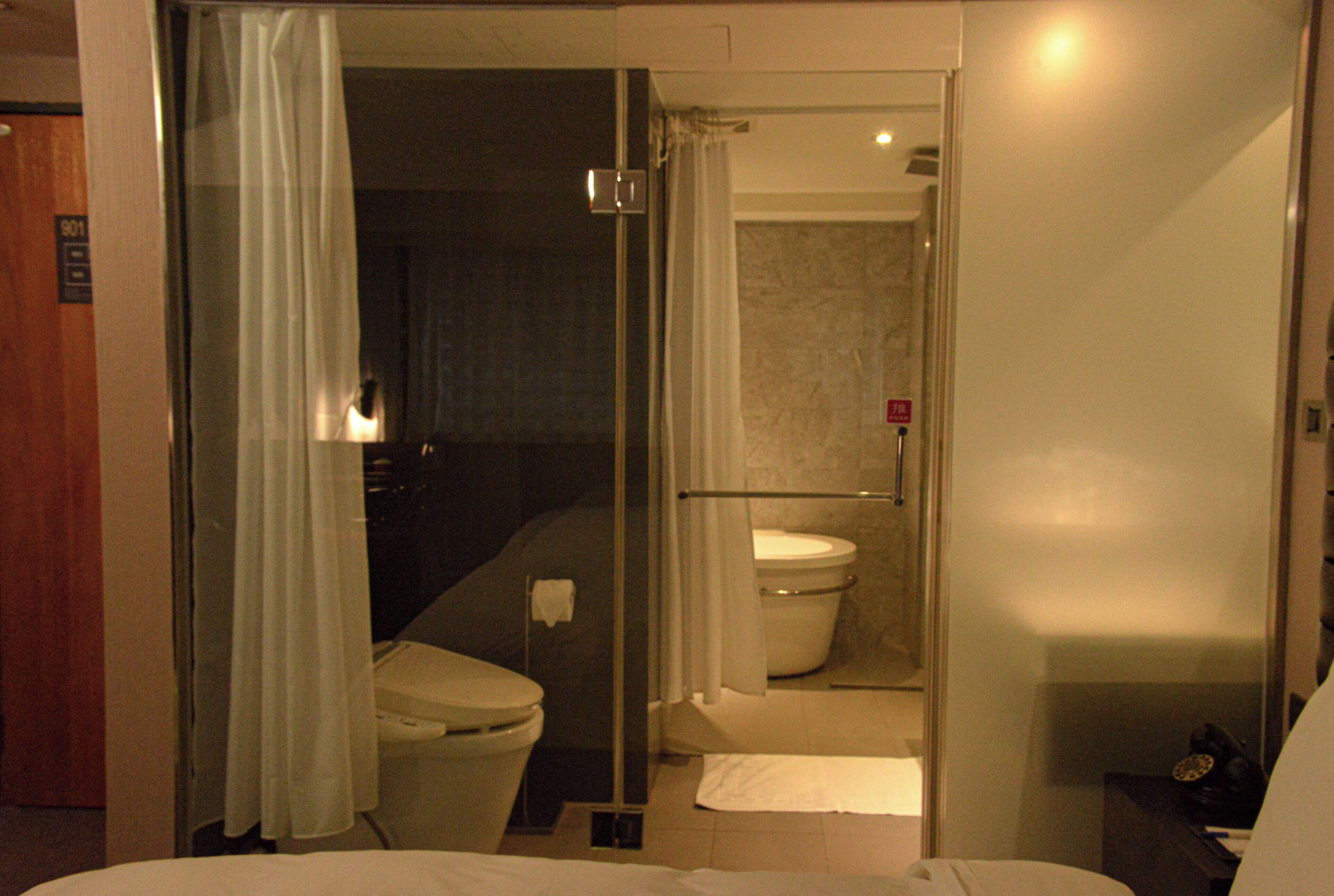 premium bedding, in-room safe, desk, laptop workspace