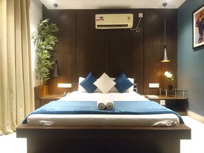 Habitación Premium doble, 1 cama doble | 1 dormitorio, edredones de plumas, colchones viscoelásticos