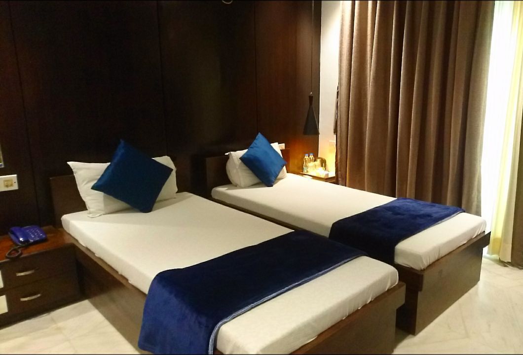 deluxe room | 1 bedroom, down duvets, memory-foam beds, in-room safe