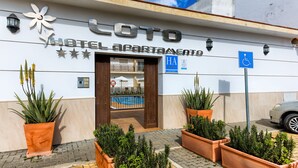Exterior - Hotel Apartamentos Loto Conil (Conil de la Frontera)