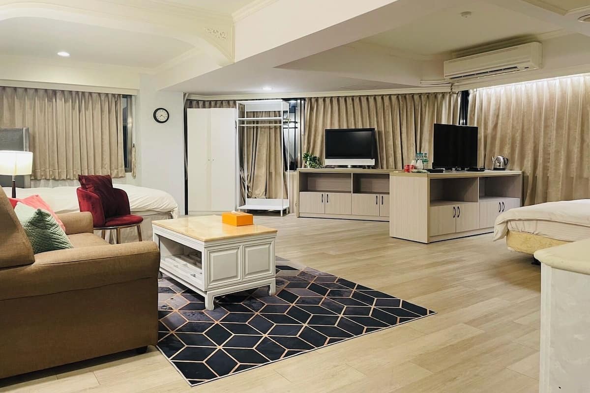 1 bedroom, blackout curtains, soundproofing, iron/ironing board
