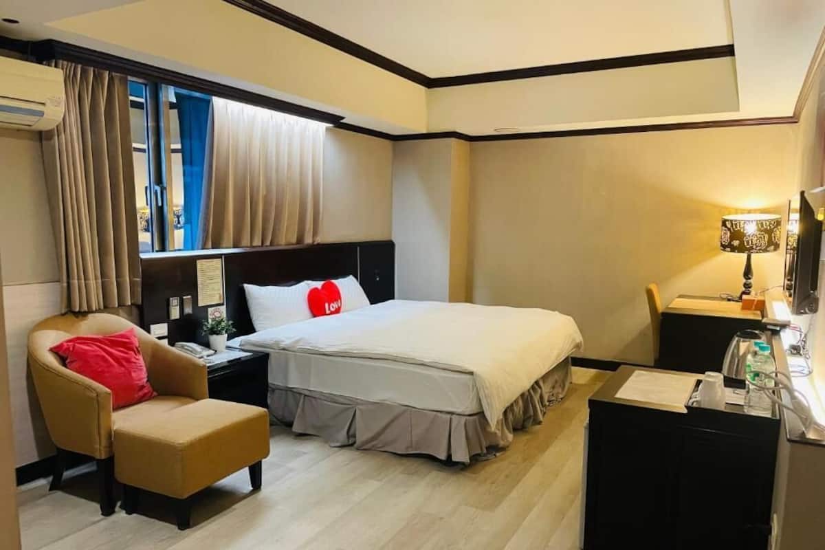 1 bedroom, blackout curtains, soundproofing, iron/ironing board