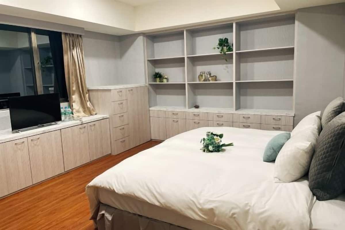 1 bedroom, blackout curtains, soundproofing, iron/ironing board