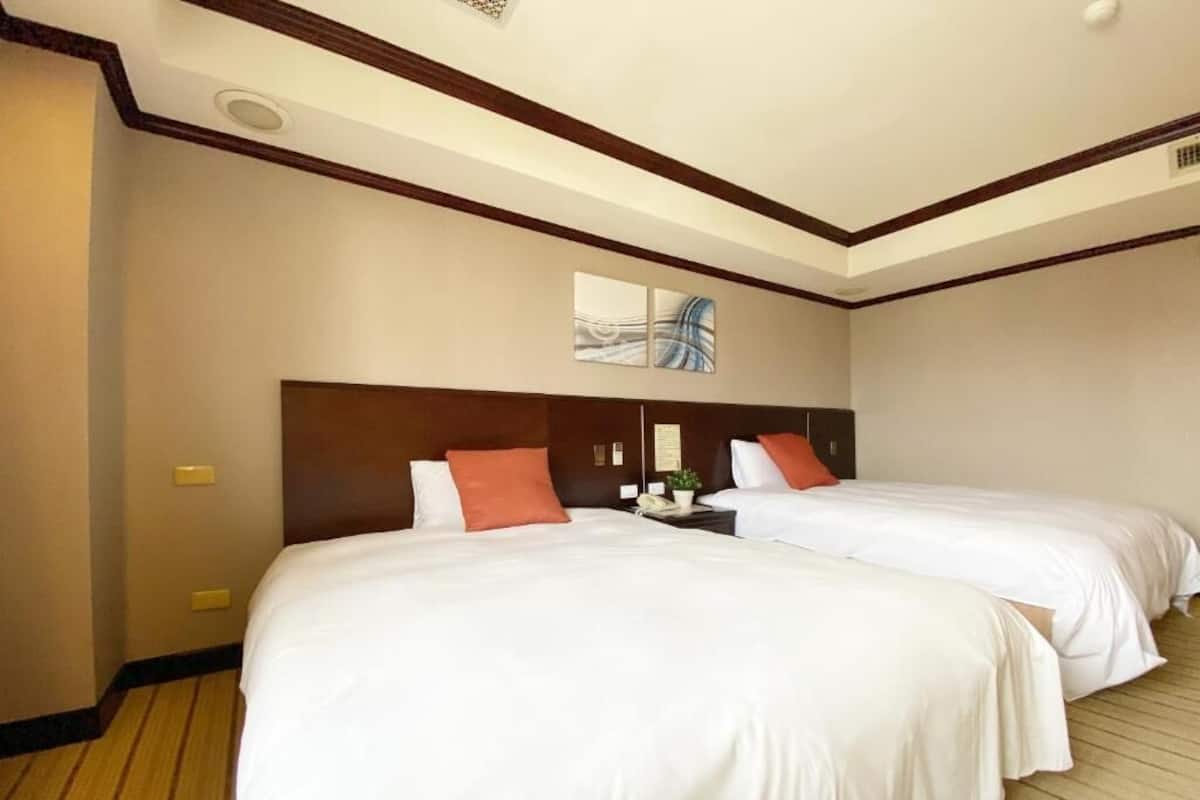 1 bedroom, blackout curtains, soundproofing, iron/ironing board