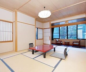 In-room safe, free WiFi