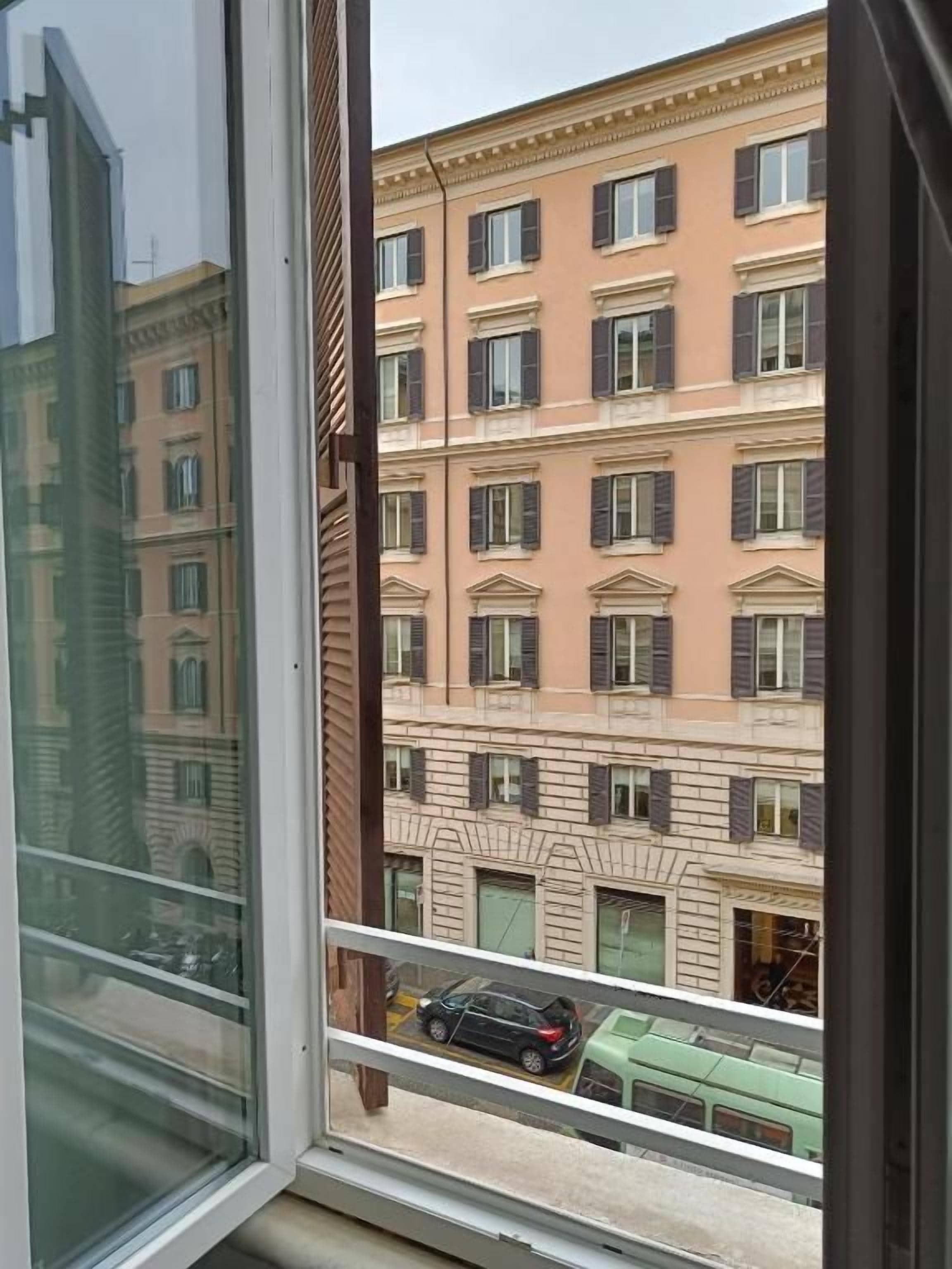 Photo - Manin Suites