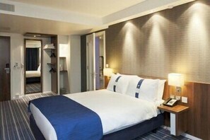 In-room safe, desk, blackout drapes, soundproofing
