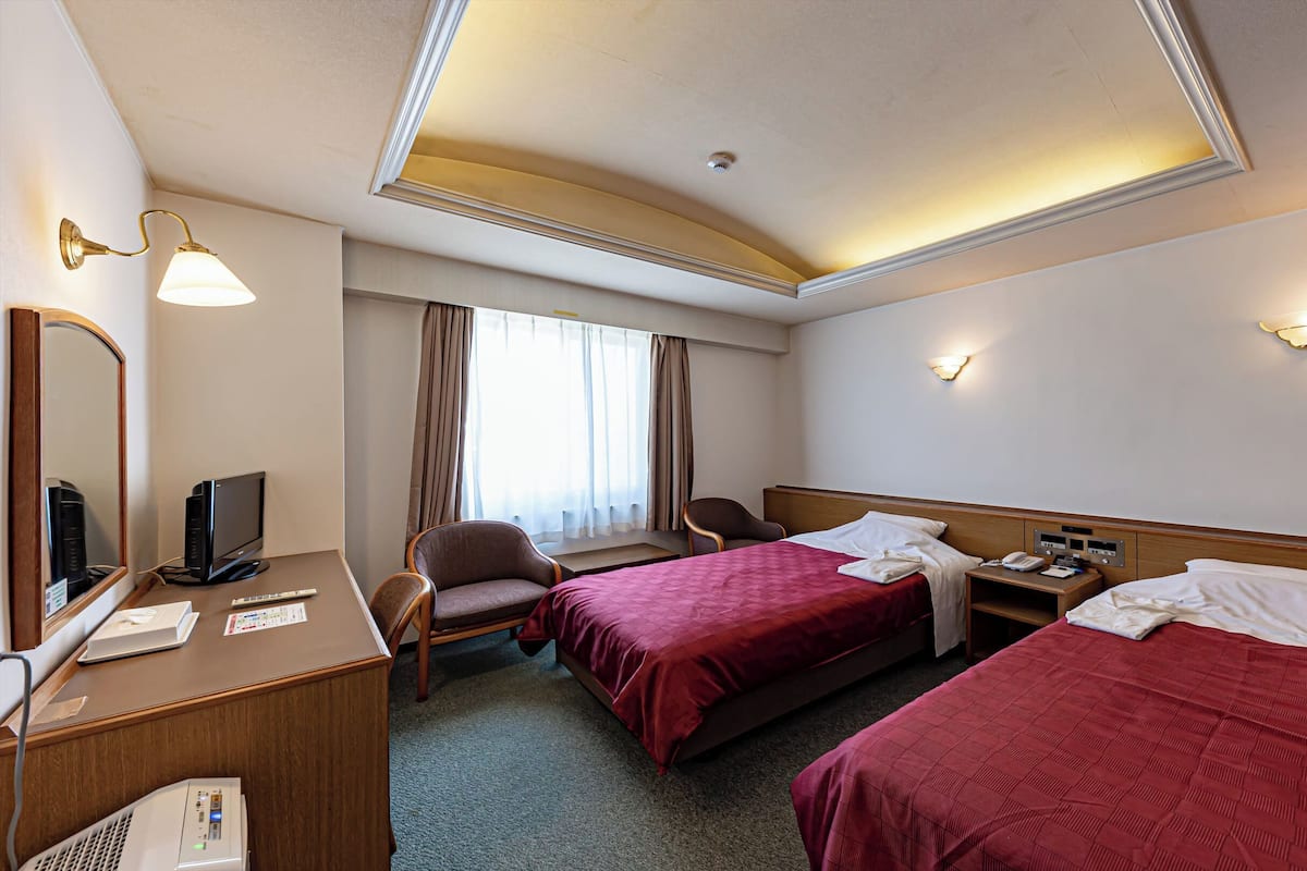 Twin Room | Iron/ironing board, free WiFi, bed sheets