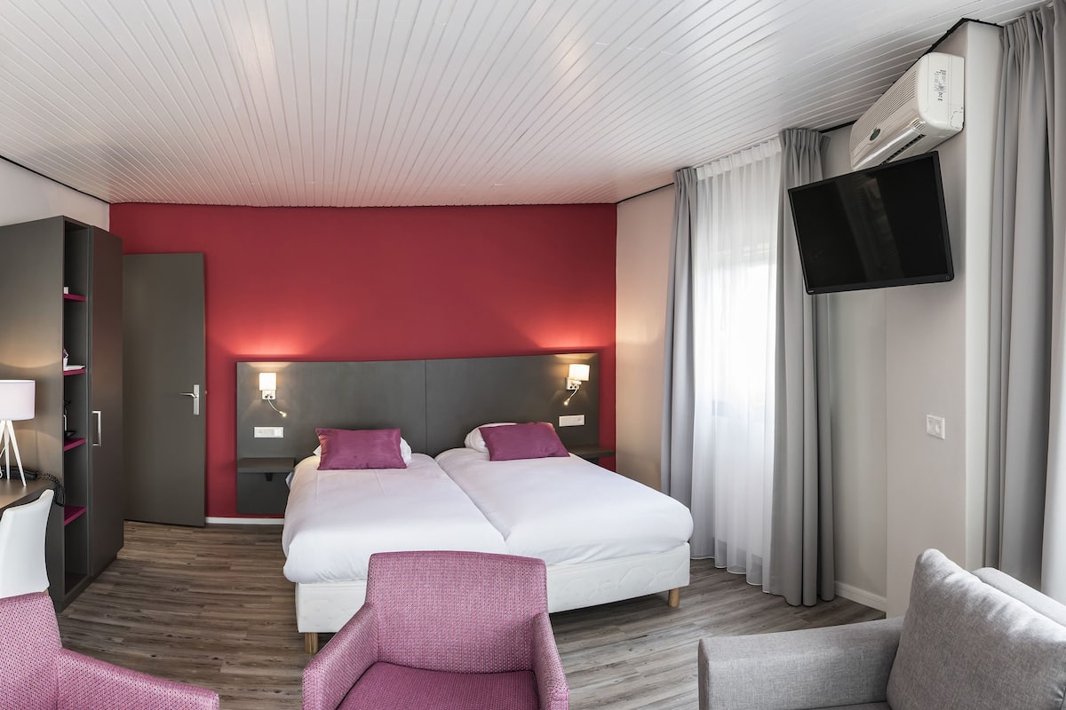 Luxury Double Room | 1 bedroom, minibar, in-room safe, desk