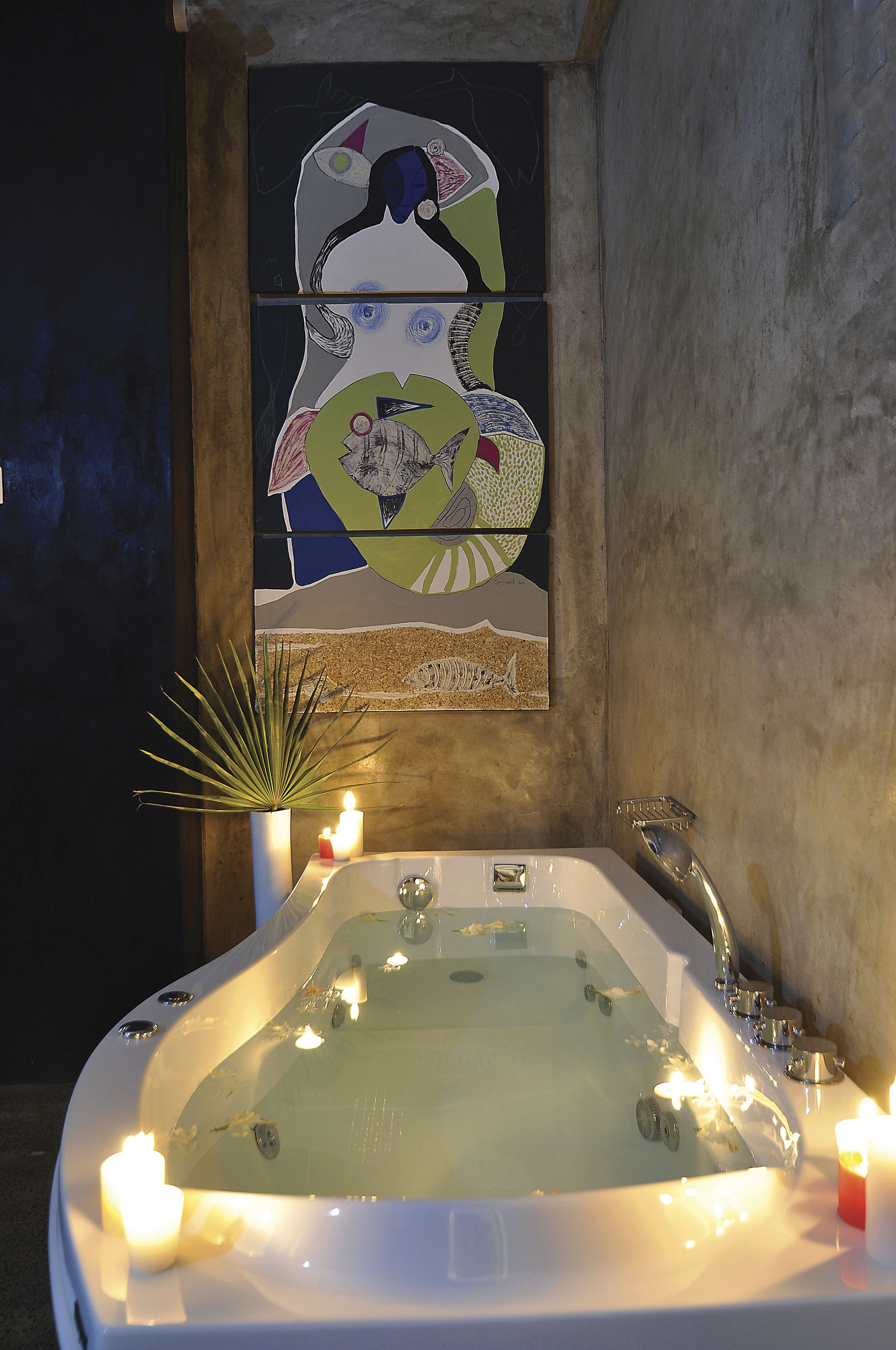 ocean suite | deep-soaking bathtub