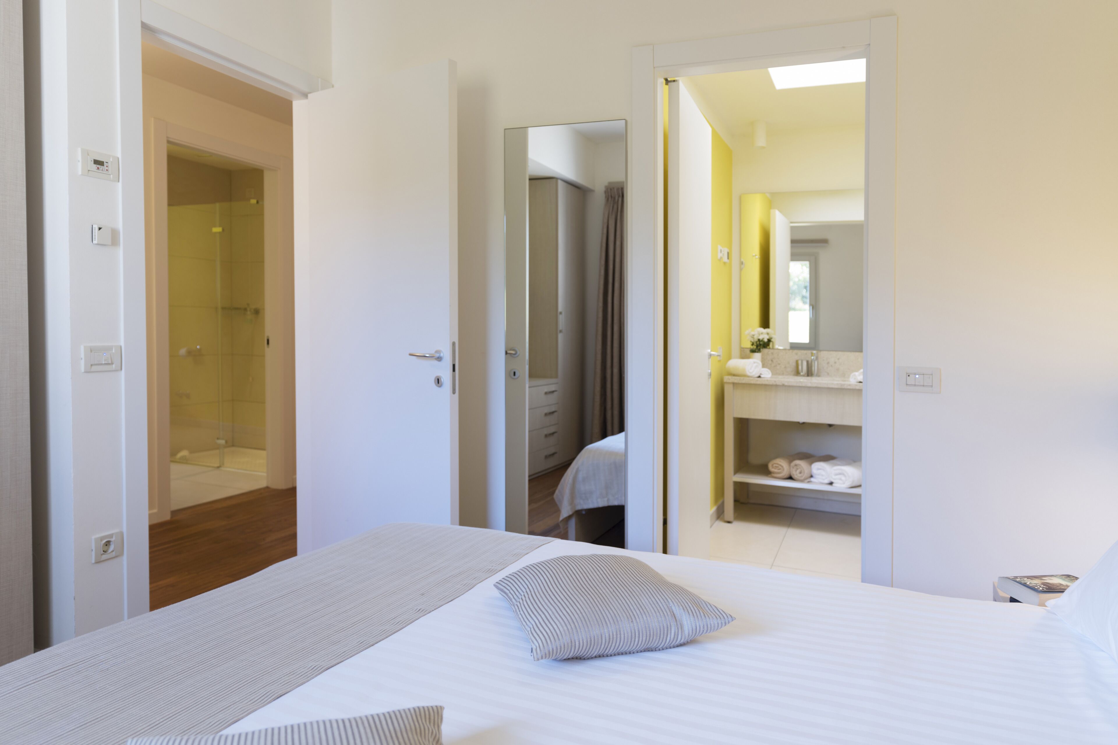 villa | hypo-allergenic bedding, down duvets, in-room safe, desk